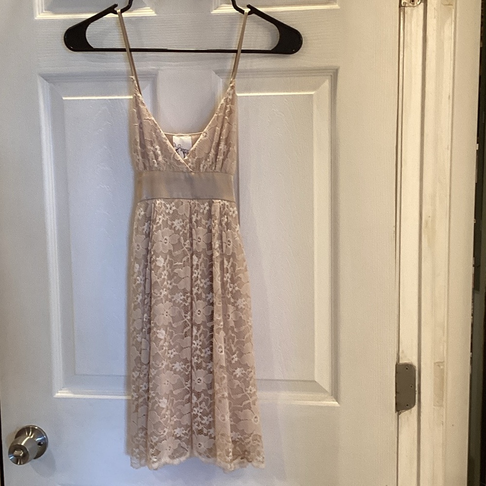 Elegant Lace Spaghetti Strap Dress with Satin Tie in Back